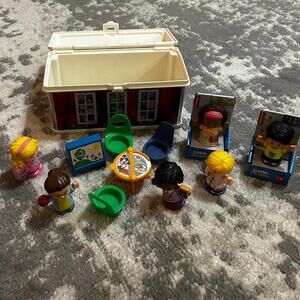 Fisher-Price Little People On the Go School House Lunchbox